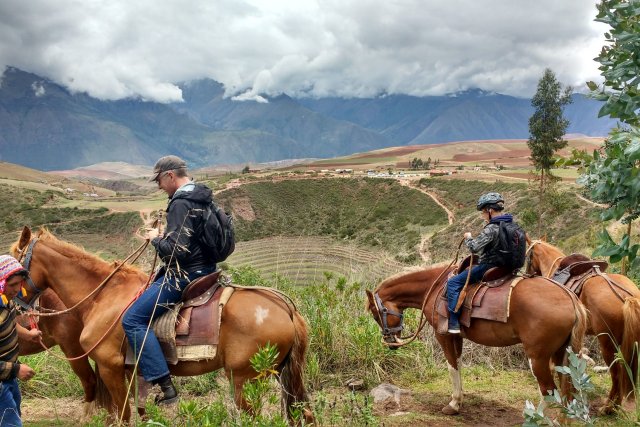 Paseo a caballo por Sacsayhuamán